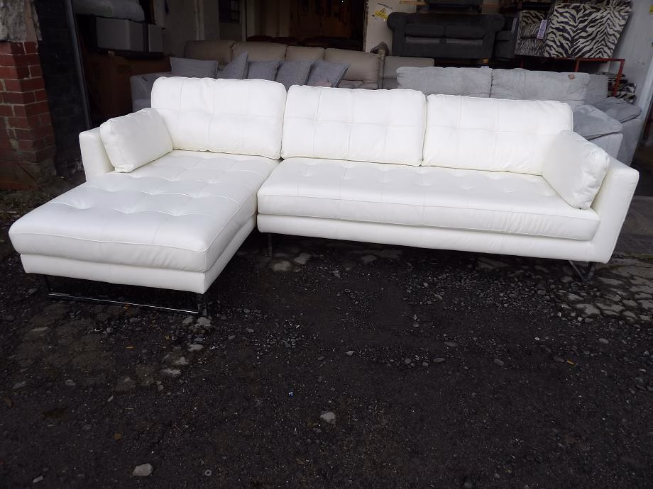 White Modern Sectional Sofa With Tufted 1