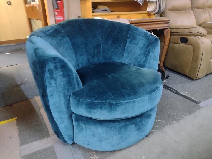 Sofa #8581 at Alec's clearance warehouse, Bolton