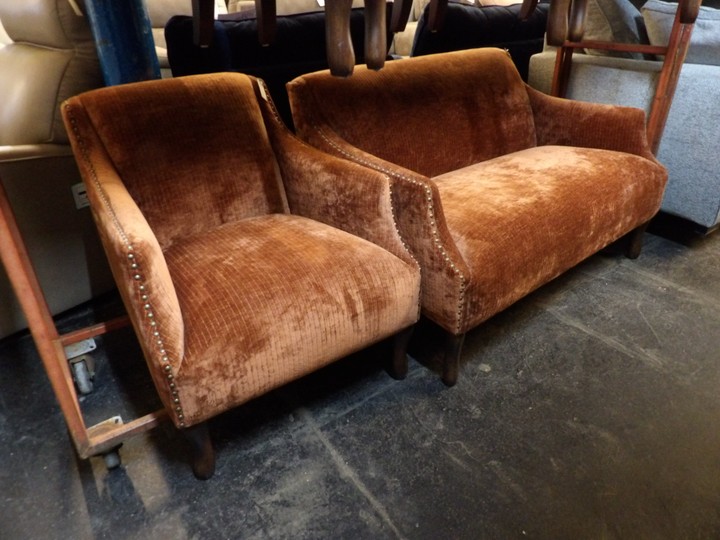 Sofa #2668 at Alec's clearance warehouse, Bolton