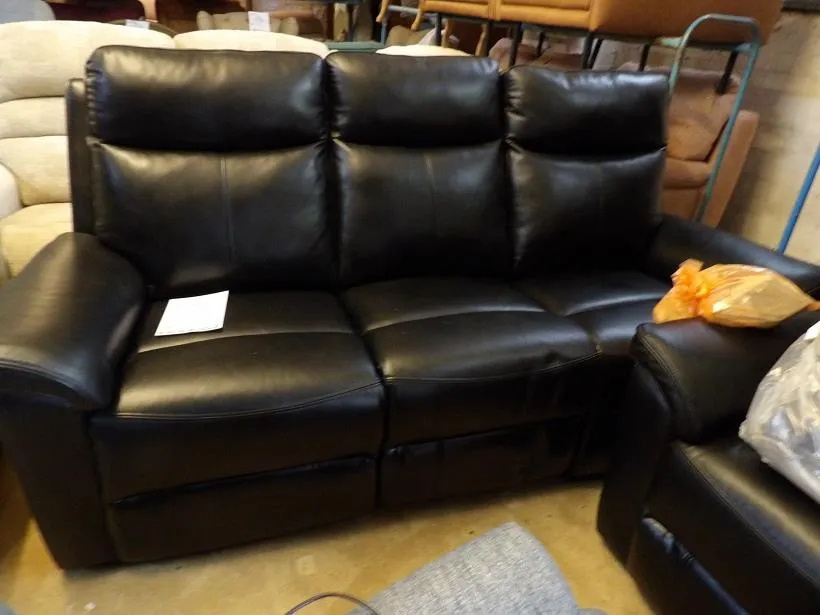 Sofa #5924 at Alec's clearance warehouse, Bolton