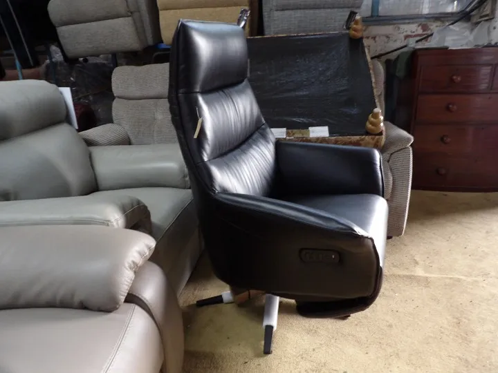 Sofa #2787 at Alec's clearance warehouse, Bolton