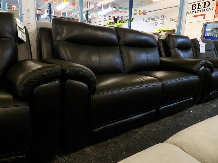 Sofa #2941 at Alec's clearance warehouse, Bolton