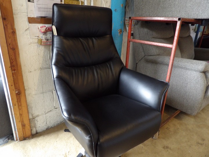 Sofa #4095 at Alec's clearance warehouse, Bolton