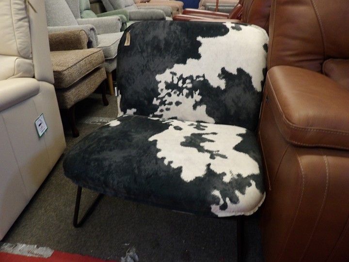 Sofa #4089 at Alec's clearance warehouse, Bolton